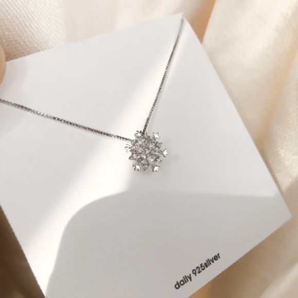 CZ Snowflake Necklace 925 - Picture 4 of 10